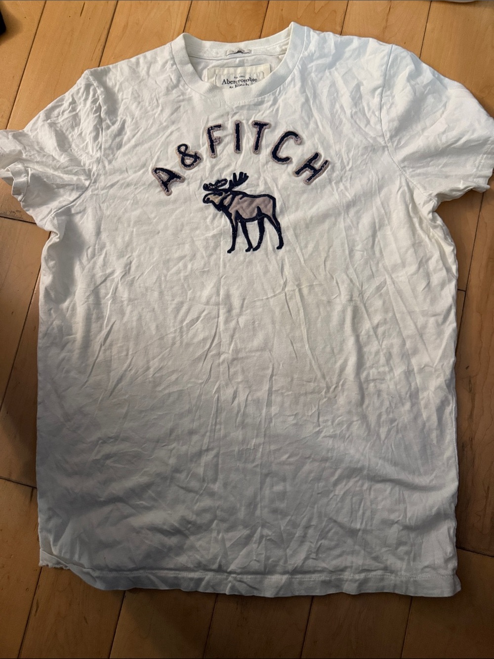 Abercrombie & Fitch White Tee with Navy Embroidered Moose
